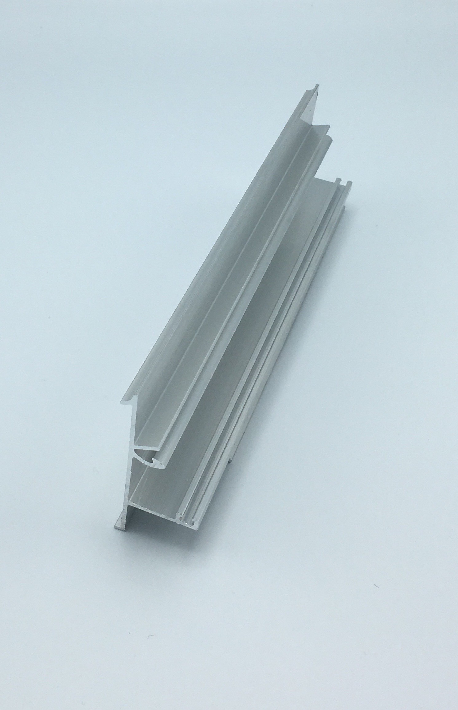 ZIJKANT VOOR HOUT PROF 44 (voor 16mm platen) BRUT (niet geanodiseerd)