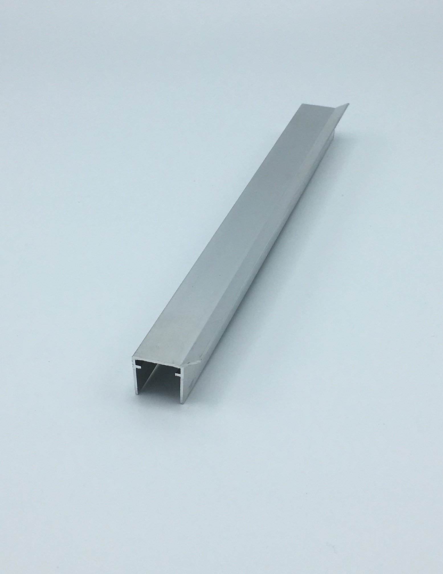 U-PROFIEL MET NEUS 16mm BRUT (niet geanodiseerd)