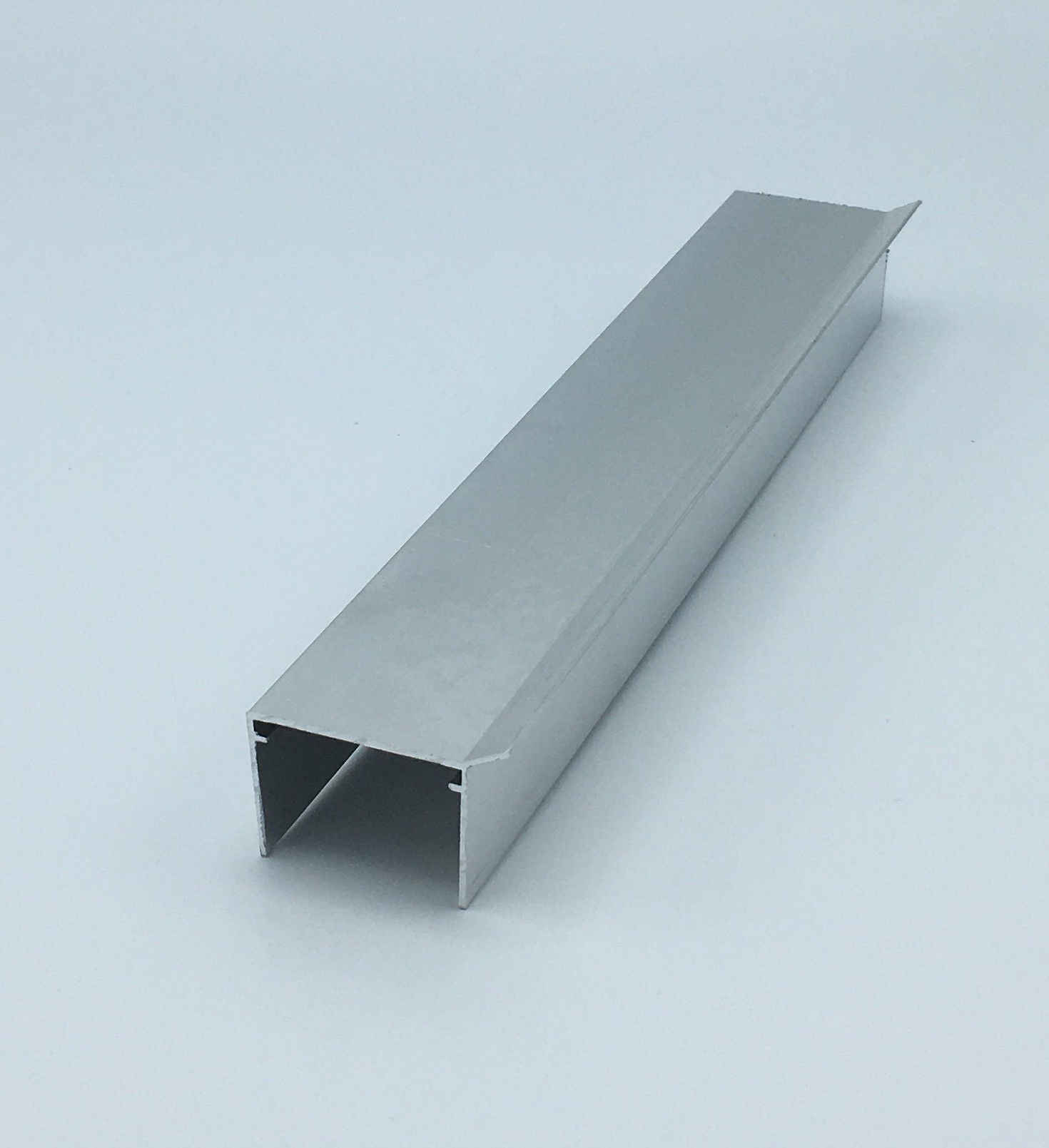 U-PROFIEL MET NEUS 32mm BRUT (niet geanodiseerd)
