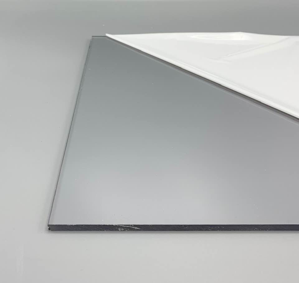 3mm GLASHELDER PER VOLLE PLAAT
