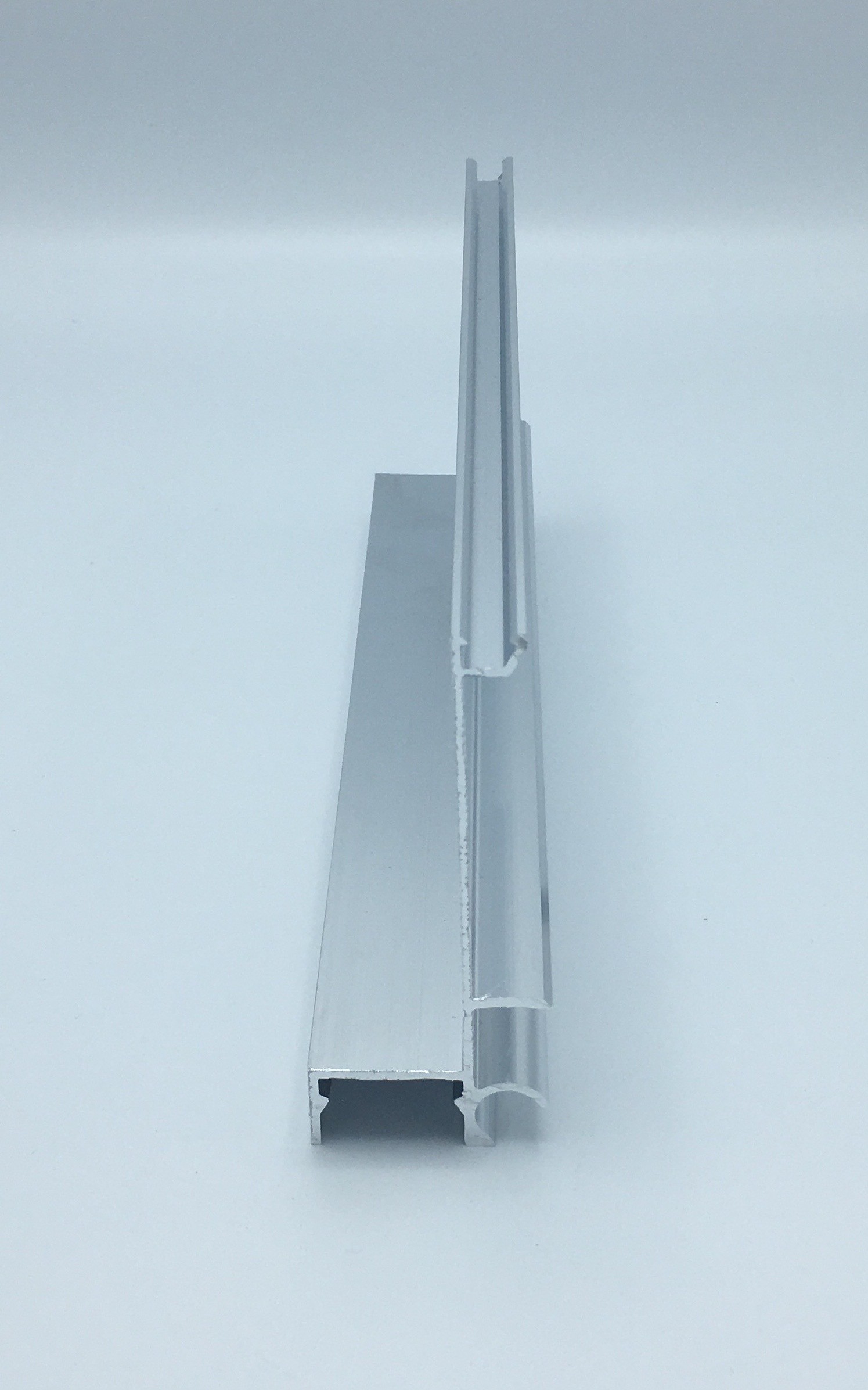 SCHARNIERPROFIEL TOT 21° PROF 550 WIT (RAL 9010 blinkend)