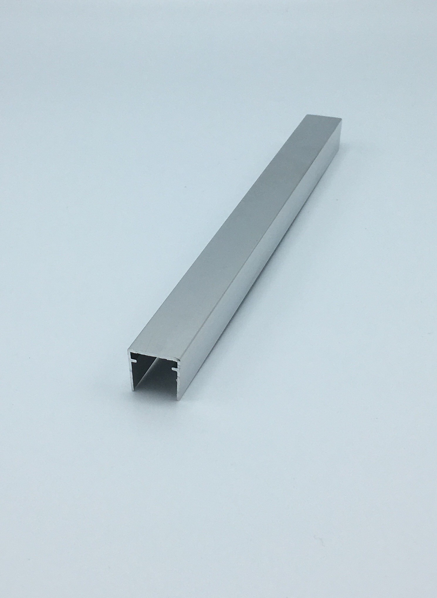 U-PROFIEL 16mm BRUT (niet geanodiseerd)